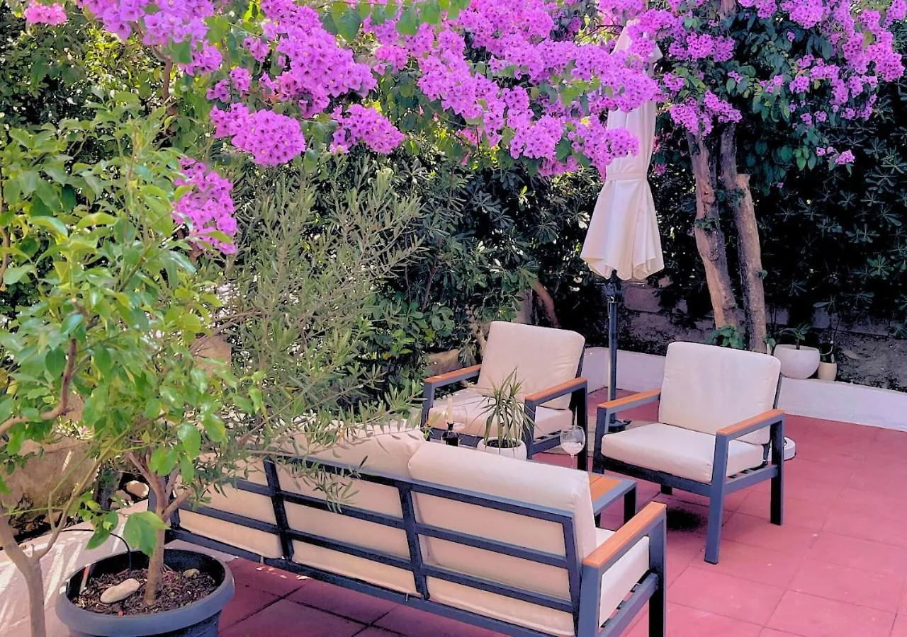 Stadt & Strandnahes Apartment Mit Garten & Bbq Split
