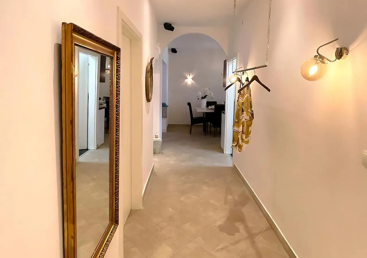 Stadt & Strandnahes Apartment Mit Garten & Bbq Split Croatia